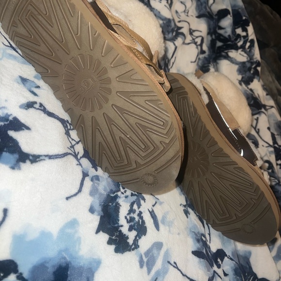 Exclusive feng uggs - Picture 4 of 6